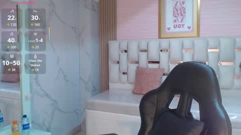 Allysa  online show from 09.29.25