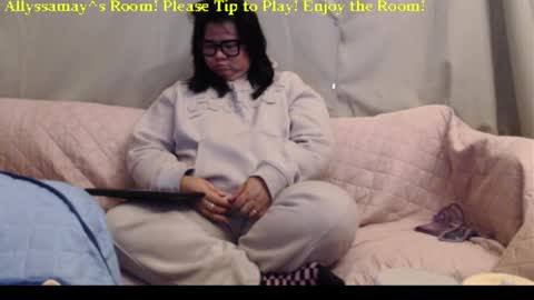 Allyssamay online show from 11.24.25