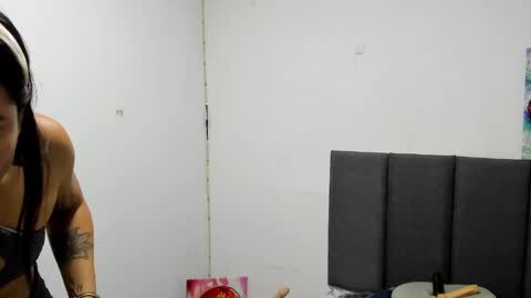 Snapshot of almaa__ chatting on 02.21.25 Alma online show from 02.21.25