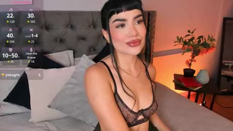 Mia online show from 03.24.26