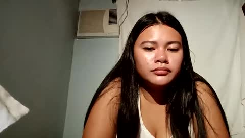 Snapshot of almacia chatting on 02.19.26 almacia online show from 02.19.26