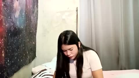 Snapshot of almacia chatting on 02.25.26 almacia online show from 02.25.26