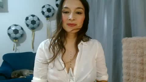 Snapshot of almaglow chatting on 06.12.26 Alma online show from 06.12.26