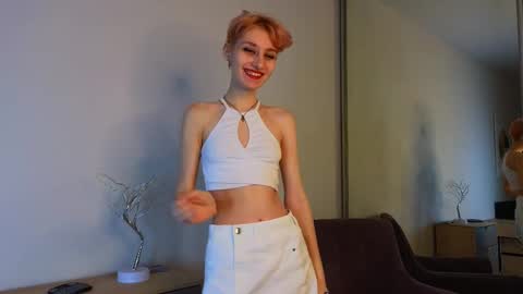 Snapshot of almawood chatting on 12.24.24 almawood online show from 12.24.24