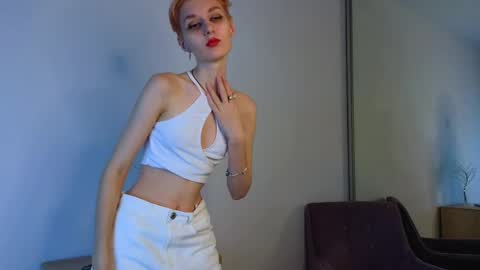 Snapshot of almawood chatting on 12.24.24 almawood online show from 12.24.24