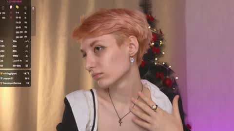 Snapshot of almawood chatting on 01.04.25 almawood online show from 01.04.25