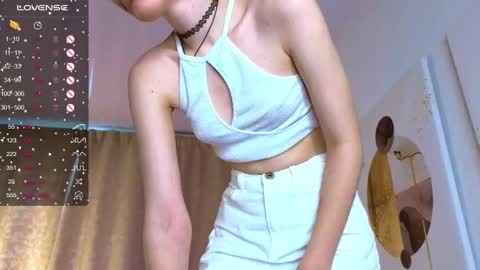 Snapshot of almawood chatting on 02.19.25 almawood online show from 02.19.25