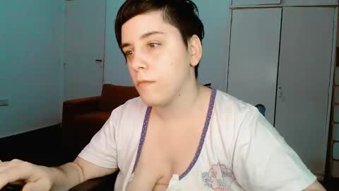 Snapshot of almondonwheels chatting on 01.19.25 Almond online show from 01.19.25