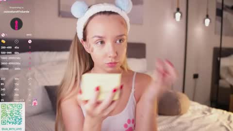 Lia online show from 10.12.25