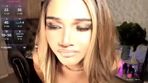 alodialuxts online show from 10.22.25