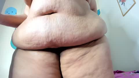 Snapshot of alondra_zaens chatting on 12.26.24 Alondra online show from 12.26.24