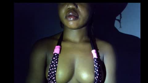 Snapshot of alosexy_bae chatting on 11.22.25 alo online show from 11.22.25