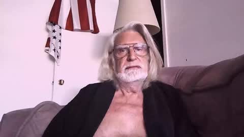 AlphaUniform online show from 09.17.25