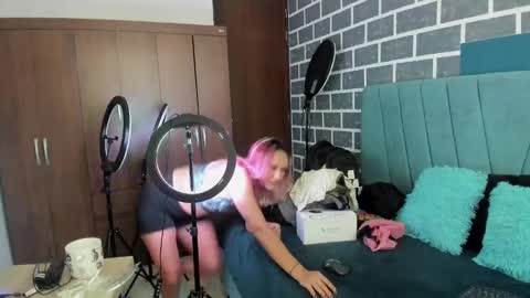 Snapshot of alterego1__ chatting on 09.23.25 Alter online show from 09.23.25