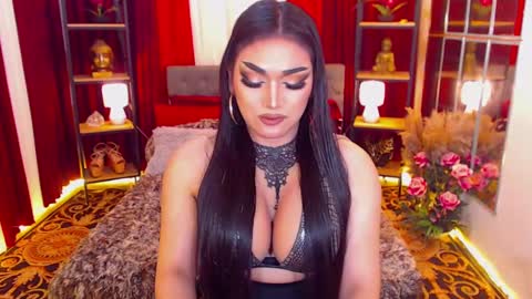 Snapshot of alurajhenson chatting on 01.12.25 Alura Jhenson online show from 01.12.25