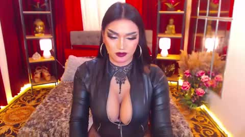 Snapshot of alurajhenson chatting on 01.13.25 Alura Jhenson online show from 01.13.25