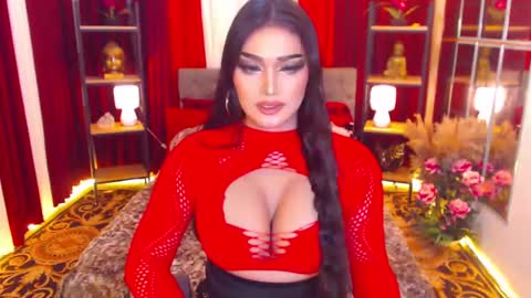 Snapshot of alurajhenson chatting on 01.14.25 Alura Jhenson online show from 01.14.25