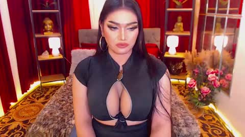 Snapshot of alurajhenson chatting on 01.21.25 Alura Jhenson online show from 01.21.25