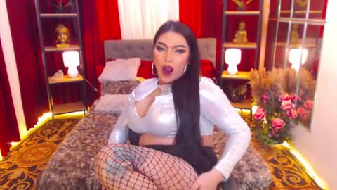 Snapshot of alurajhenson chatting on 01.23.25 Alura Jhenson online show from 01.23.25