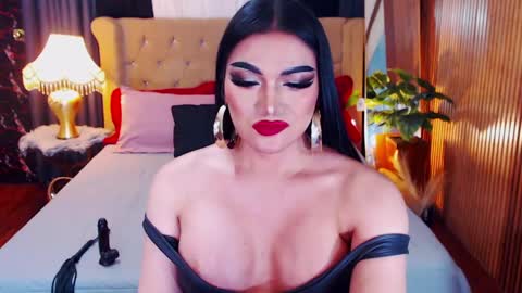 Snapshot of alurajhenson chatting on 05.01.26 Alura Jhenson online show from 05.01.26
