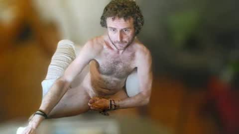 Snapshot of alvarooo1111 chatting on 10.20.25 Balearicsex11 online show from 10.20.25