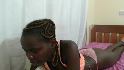 Snapshot of alvine_keji chatting on 10.24.25 Alvine keji online show from 10.24.25