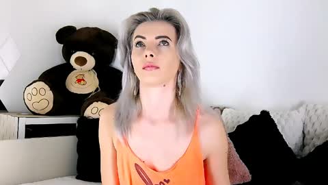 Snapshot of alyblonde chatting on 03.26.26 aly online show from 03.26.26