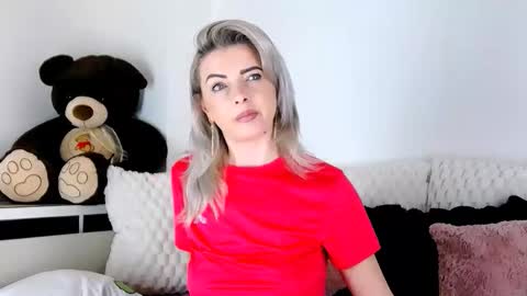 Snapshot of alyblonde chatting on 03.30.26 aly online show from 03.30.26