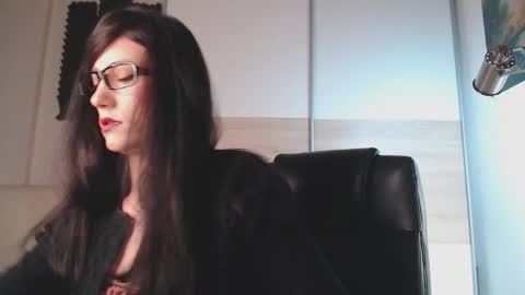 Snapshot of alycetn chatting on 12.13.24 Alice online show from 12.13.24