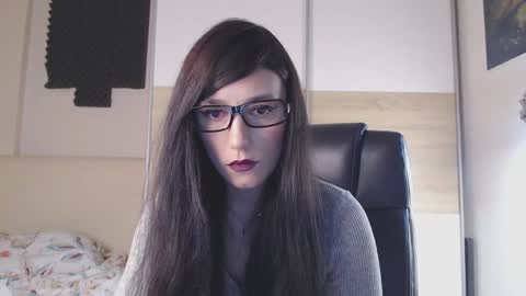 Snapshot of alycetn chatting on 03.12.25 Alice online show from 03.12.25