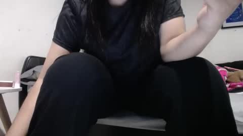 Alyn Maria online show from 11.19.25