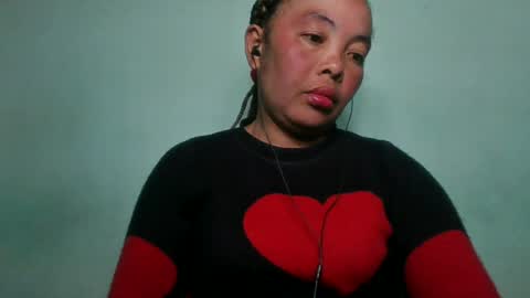 Snapshot of alypierette chatting on 06.24.26 alypierette online show from 06.24.26