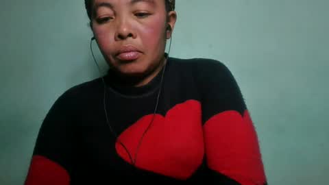 Snapshot of alypierette chatting on 06.26.26 alypierette online show from 06.26.26