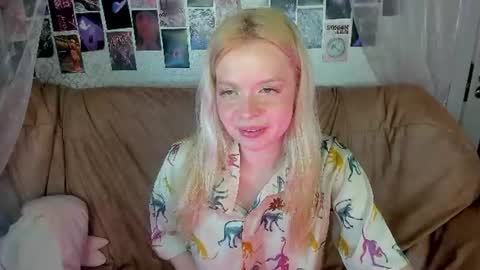 Snapshot of alysameow chatting on 06.27.26 Alysa 7GMT online show from 06.27.26