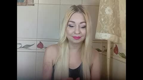 Snapshot of alyssaqes chatting on 05.19.26 Alyssaqes online show from 05.19.26