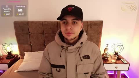 Snapshot of amadeo_wild chatting on 01.25.25 Amadeo Wild online show from 01.25.25