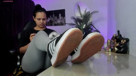 anny online show from 10.19.25