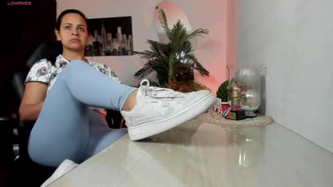 anny online show from 12.14.25