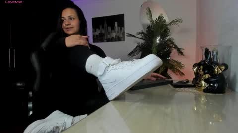 anny online show from 02.04.26