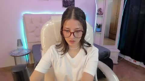 Snapshot of amaia_daniells chatting on 05.16.26 B I A N C A online show from 05.16.26