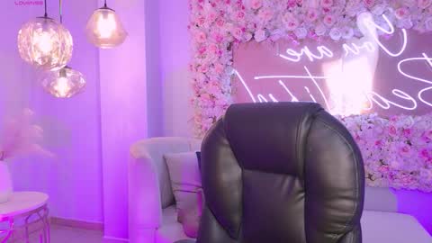 Amaia Haywood online show from 12.04.25