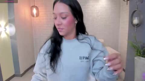 Amalia cruss online show from 10.03.25