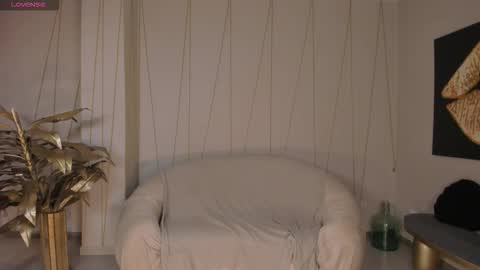 Amalia cruss online show from 10.30.25