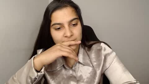 The queen of the biceps  online show from 01.24.25