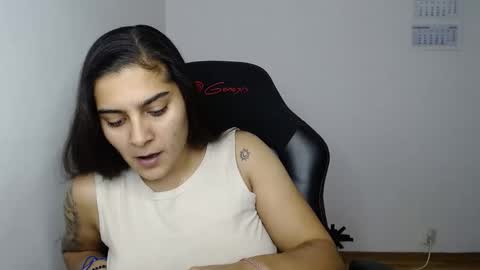 The queen of the biceps  online show from 11.29.25