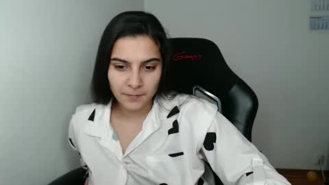 The queen of the biceps  online show from 01.17.26