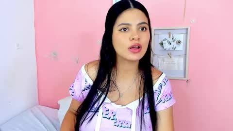 Snapshot of amanda_lorense chatting on 11.15.25 Thalia online show from 11.15.25