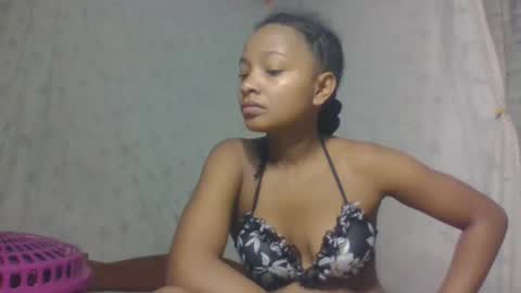 Snapshot of amandaaa25 chatting on 10.08.25 amandaaa25 online show from 10.08.25