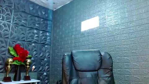 amandaleon online show from 01.24.25