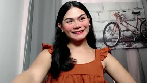 Snapshot of amara_lavelle chatting on 11.25.25 AMARAA online show from 11.25.25